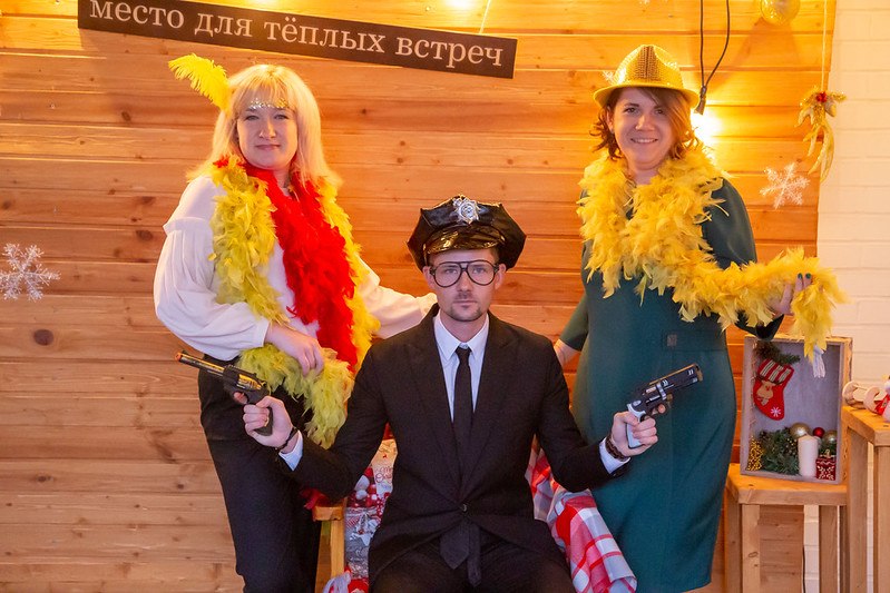 Новогоднее украшение зала для корпоратива в Moscow