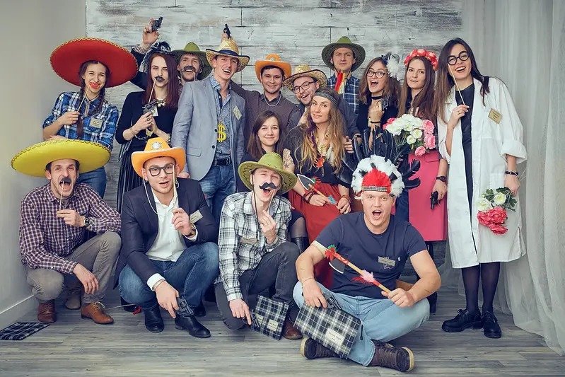 Под напряжением, но вместе: как отметить День энергетика 2025 в Москве