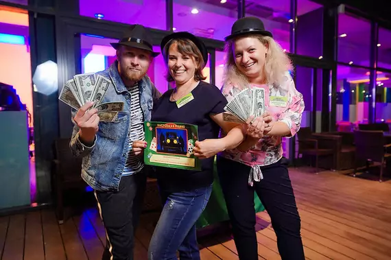 Как отметить 8 Марта в Москве: лучшие идеи для работы и праздника